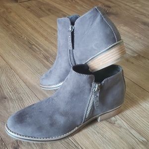 Aesthetic ankle boots